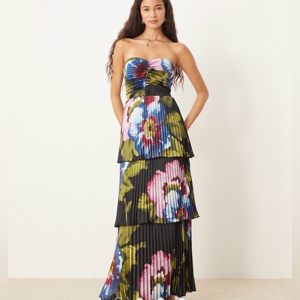 Abercrombie & Fitch Black Strapless Tiered Floral Pleated Maxi Dress